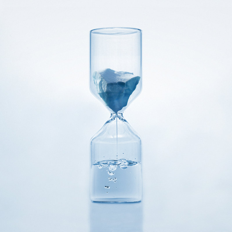 An illustration by Mariaelena Caputi of an hourglass containing a melting glacier.