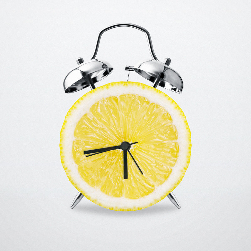 An illustration by Mariaelena Caputi of an alarm clock made from a slice of lemon.
